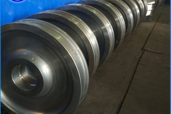 跨箱搬运车轨道轮锻件