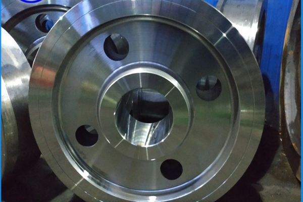 过跨车轮锻件
