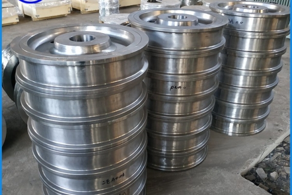 拽引车车轮锻件