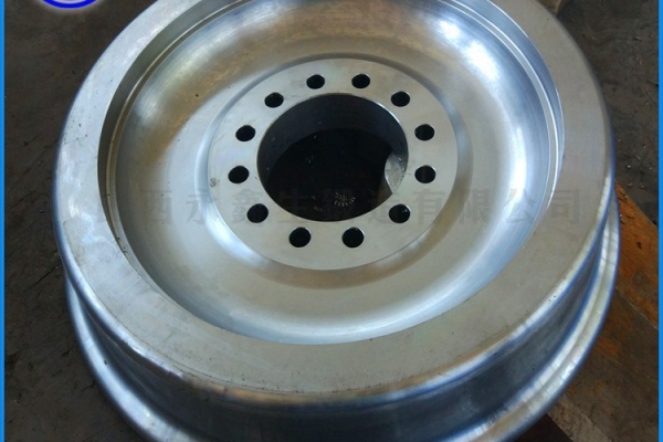锻造中包车车轮